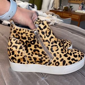 Brand new, never worn STEVE MADDEN